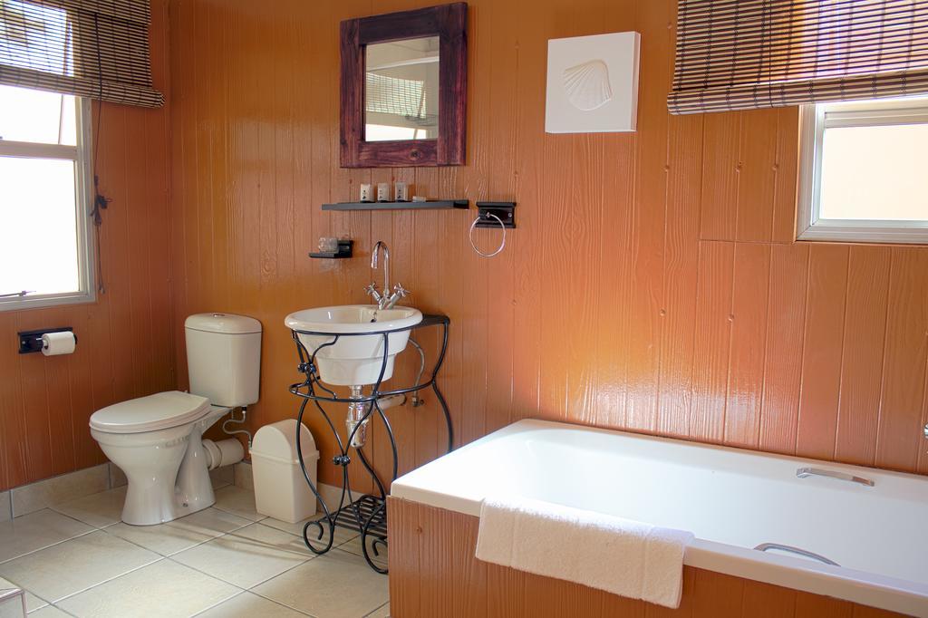 Oceans Hotel & Self Catering Mossel Bay Esterno foto