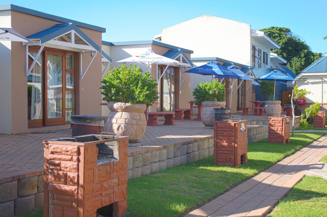 Oceans Hotel & Self Catering Mossel Bay Esterno foto
