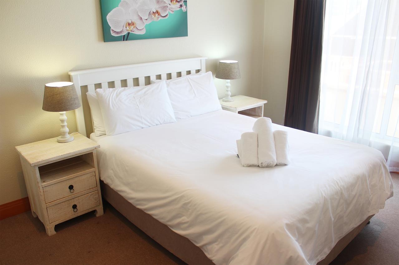 Oceans Hotel & Self Catering Mossel Bay Esterno foto